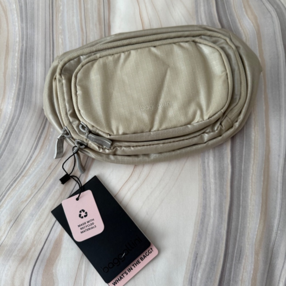 NEW! Baggallini On the Go Waist Belt Pack Tan "Chalk Gloss" Ripstop $70